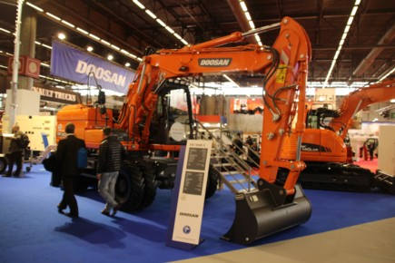 Doosan DX140W-3 : une nouvelle 14 t sur pneus