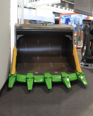 JM Equipement propose les nouveaux godets de carrière VTN