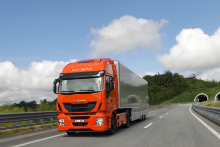 Iveco : le Stralis Hi-Way élu camion international de l’année 2013