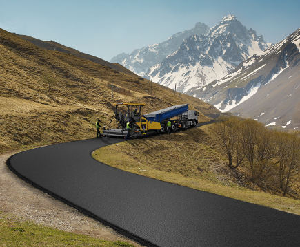 Ashmac Construction acquiert un finisseur Volvo ABG 6870.