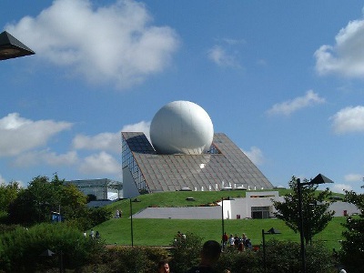 Réhabilitation: le Futuroscope perd la boule