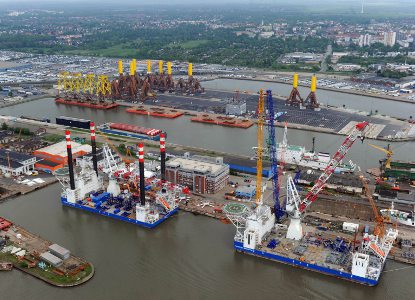 Allemagne: un tandem de Terex CC 6800 assemble deux navires