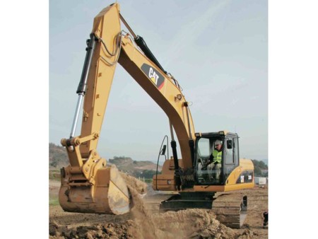 Une pelle Caterpillar dans  Skyfall , le prochain James Bond