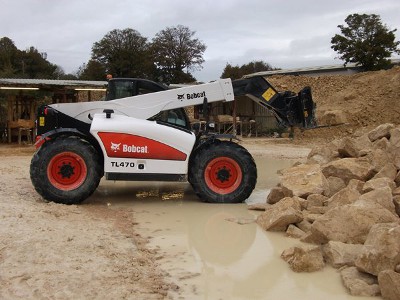 Farmington mise sur le chargeur TL470 de Bobcat