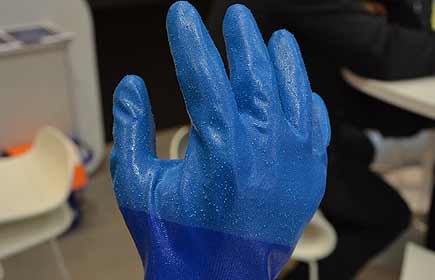 Showa Best, l'alliance du gant