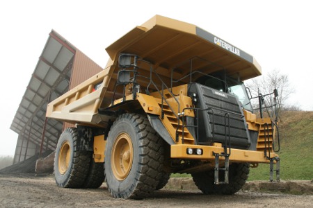 Caterpillar licencie plusieurs cadres en Chine