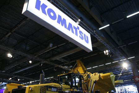 Komatsu réévalue ses perspectives de croissance