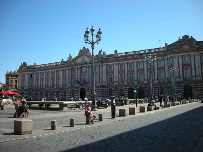 Toulouse : le Capitole en voie de piétonisation