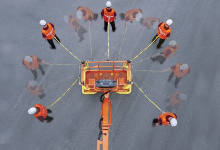 Nacelle articulée JLG 740 AJ typée maintenance des avions