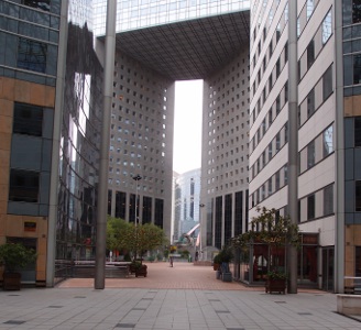 La Défense : Defacto modernise l'entrepont Corolles