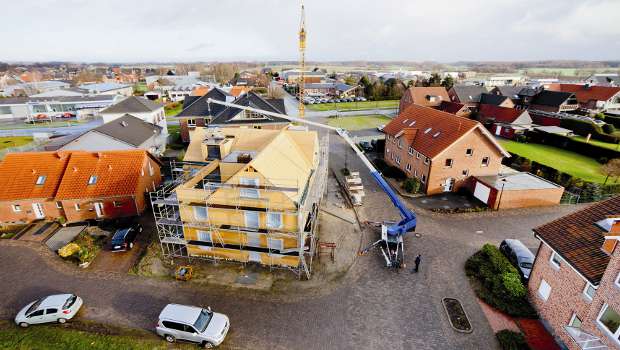 Böcker propose une grue sur remorque à très haute performance