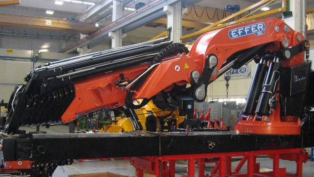TLMS acquiert la plus grande grue Effer jamais livrée à Paris