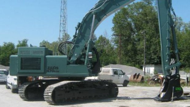 Teramat fournit une pelle Hitachi  sur mesure  au Lac Léman