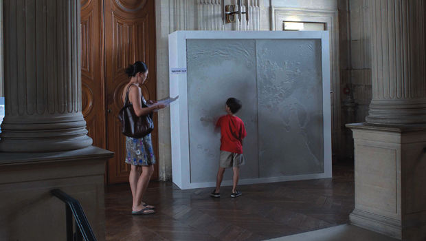 « Béton à toucher, béton enchanté »