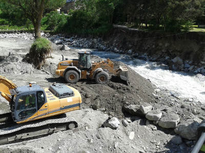 Inondations : des engins Case s'appliquent à reconstruire l'Europe