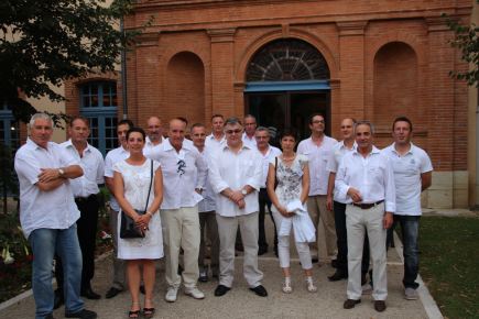 Soirée Blanche chez Risa Locamod, un groupe se fédère