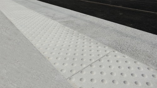 Bonna Sabla : une nouvelle dalle podotactile pour malvoyants