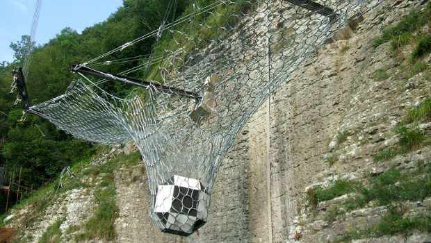 Maccaferri innove en matière de barrières contre les chutes de roches
