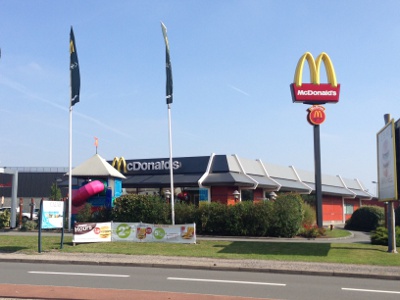 Ecobulles chasse le calcaire du McDonald's Calais Curie