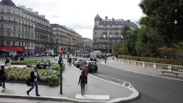 A Paris, la place d'Estienne d'Orves fait peau neuve