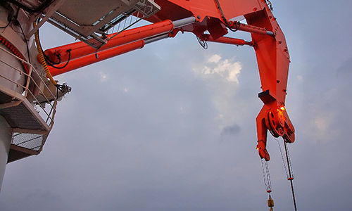 Des grues MacGregor en route pour le Canada