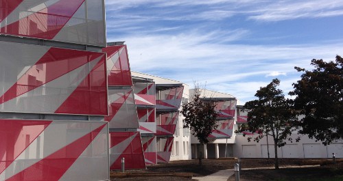 La façade textile s'impose dans le bâtiment HQE