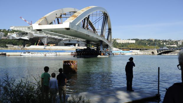 Pont Raymond Barre de Lyon : 2 500 tonnes ont vogué sur le Rhône 