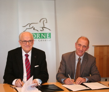 Dans l'Orne, les haies bocagères chauffent une commune