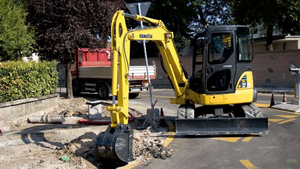 Pelles à rayon court et rayon zéro : une réponse urbaine 