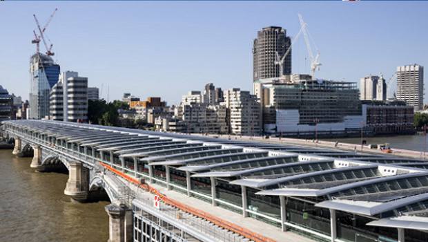 Le plus grand pont solaire du monde à Londres