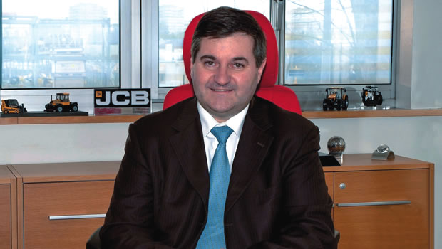 Philippe Girard (JCB) :  Le service fera toute la différence sur un marché atone  