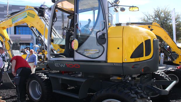 Conexpo : Wacker Neuson présente en avant première la pelle EW 100