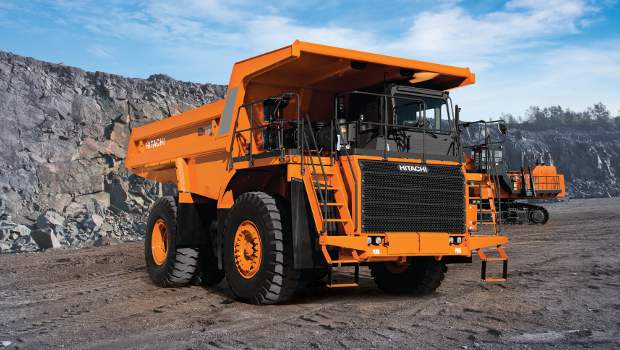 Hitachi fait évoluer son tombereau rigide EH1100