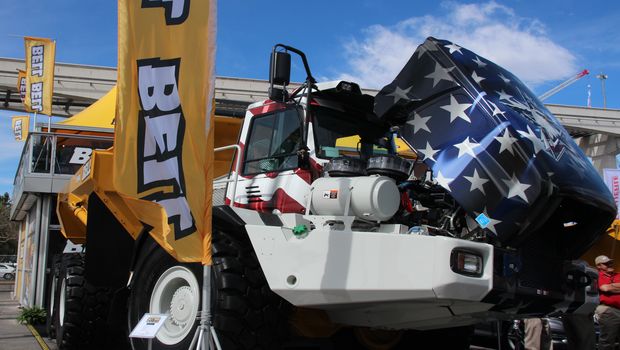 Conexpo : un tombereau Bell B50D personnalisé US