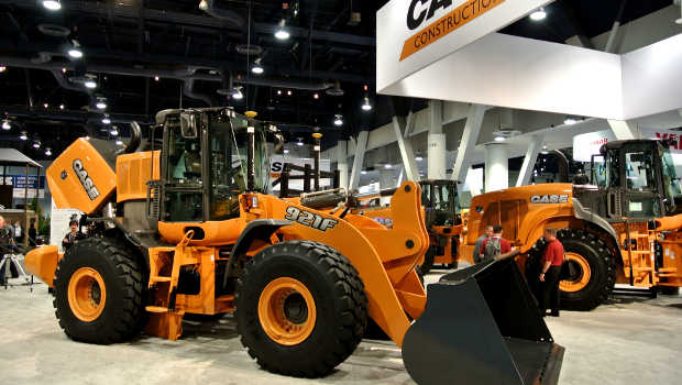 Case présentait sa dernière chargeuse 921F sur ConExpo