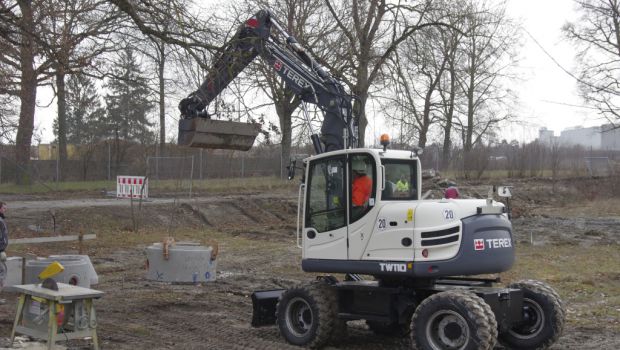 Critère n°1 des pelles sur pneus : la stabilité sans stabilisateur 