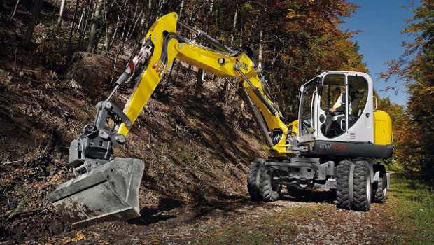 Wacker Neuson : une pelle sur pneus ultra rapide