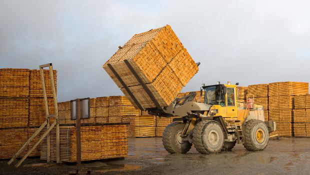 Volvo attaque le bois du Canada