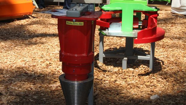 Euroforest : fendeuse à vis pour Escomel