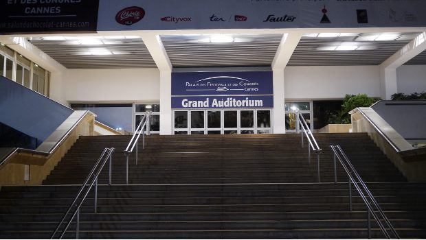 Cannes : le Palais des Festivals et des Congrès fait peau neuve