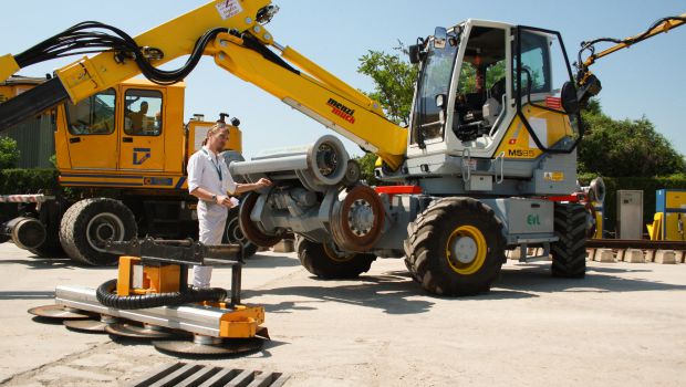 EVL : une pelle rail-route selon le concept « plug and play » 