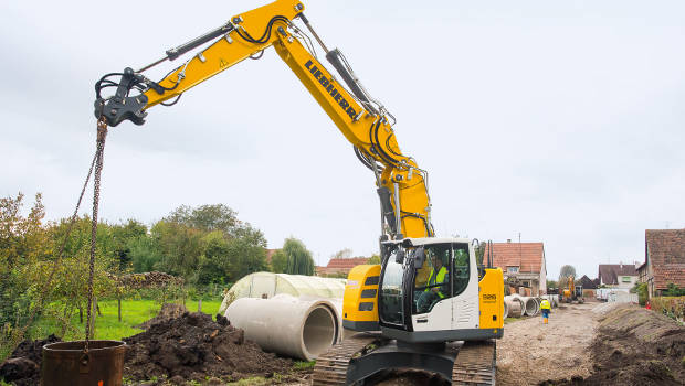 La R 926 Compact de Liebherr s'attaque au marché français