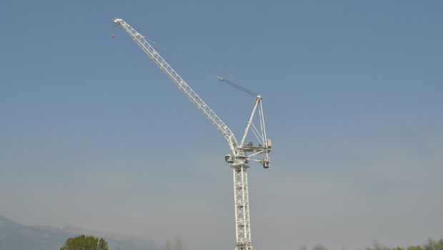 Terex présente une nouvelle grue à flèche relevable
