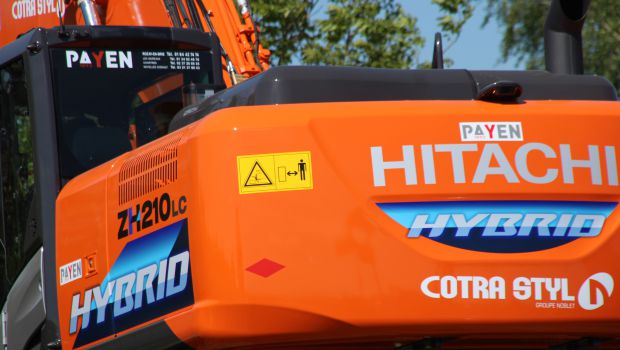 Pelle hybride Hitachi ZH210LC-5 : le silence est d’or 