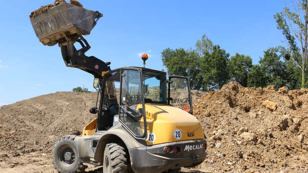 Mecalac offre une autre façon de travailler avec une chargeuse