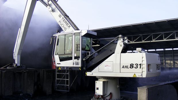 Pelles de manutention : le courant passe 