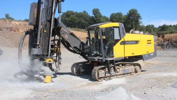 La FlexiRoc T45 tombe à pic 