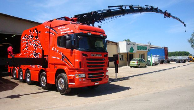 Aux JDL MED, Effer expose des grues sur camion nouvelle génération