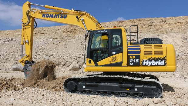 Komatsu reste dans le vert