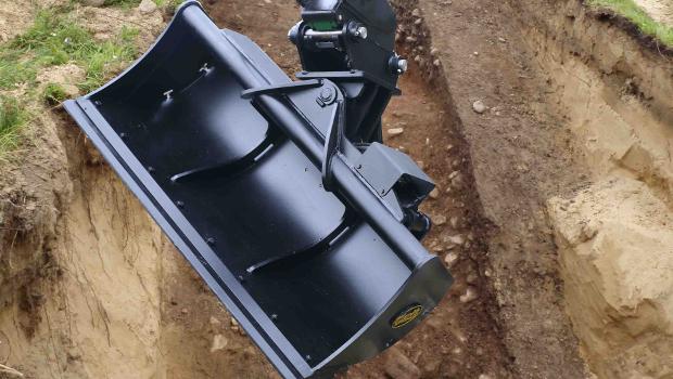 Geith propose un nouveau godet de curage inclinable